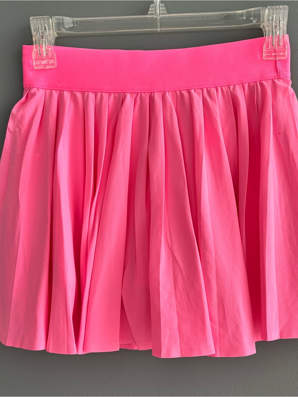 Aritzia Golden Bright Pink Pleated Tennis Skirt Size S